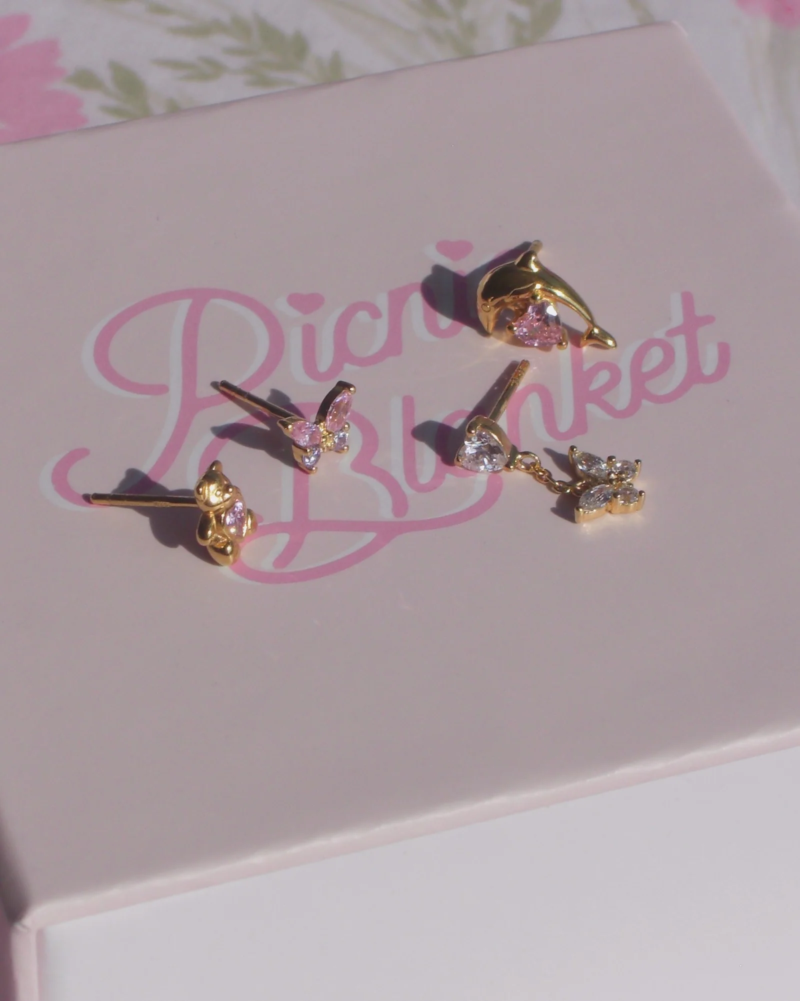 Pastel Flutter Stud Earring - Image 5