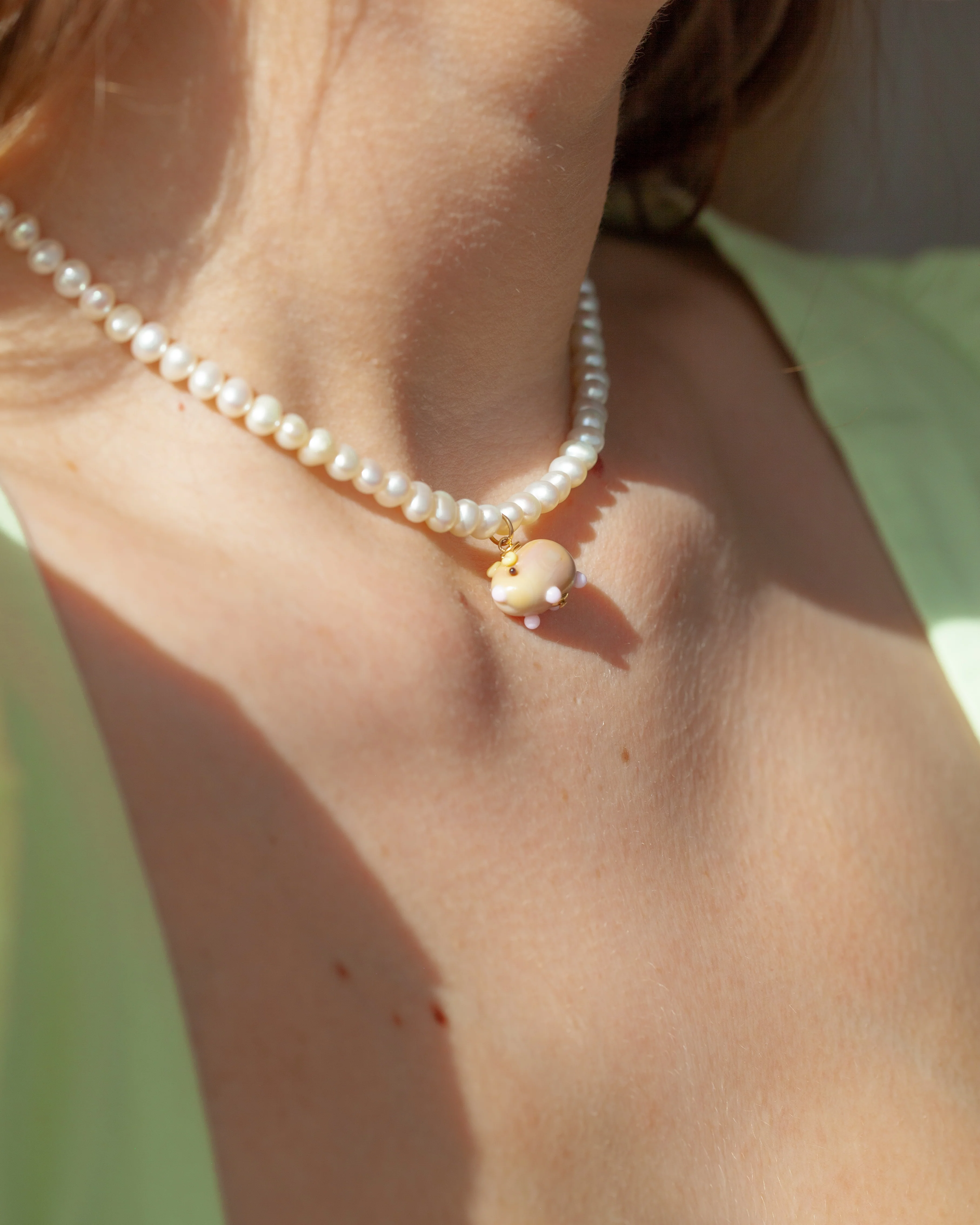 Pearly Necklace - Animals - Image 11