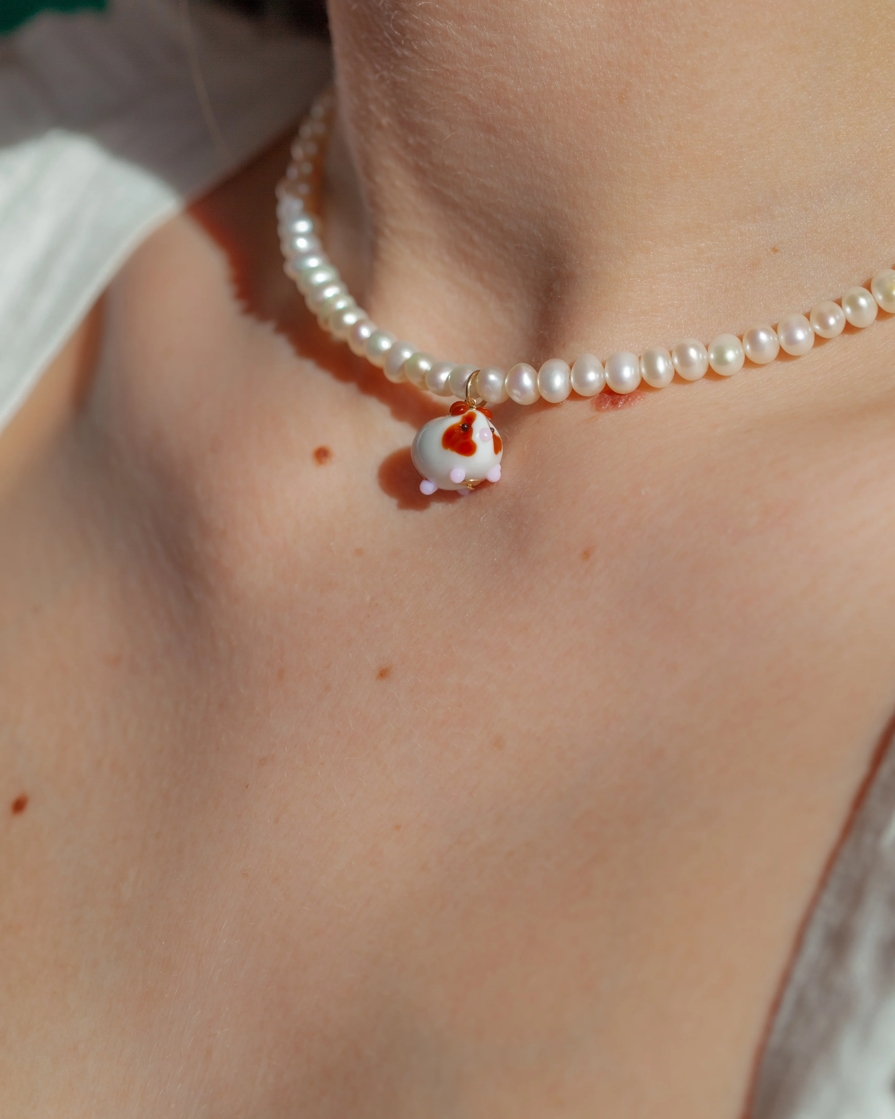 Pearly Necklace - Animals - Image 12